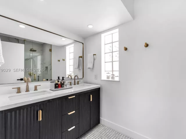 4-bedroom home for rent in Miami - 1826 Fairhaven Pl - MondialRealty