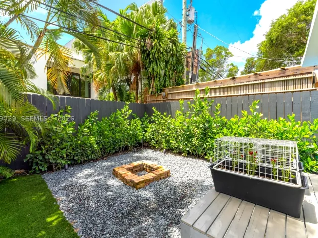 4-bedroom home for rent in Miami - 1826 Fairhaven Pl - MondialRealty