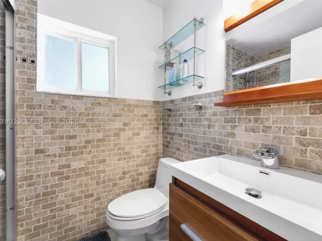 4-bedroom home for rent in Miami - 1826 Fairhaven Pl - MondialRealty