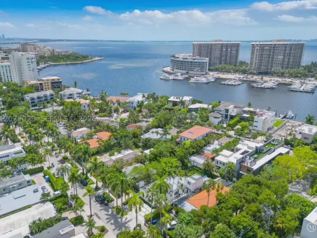 4-bedroom home for rent in Miami - 1826 Fairhaven Pl - MondialRealty