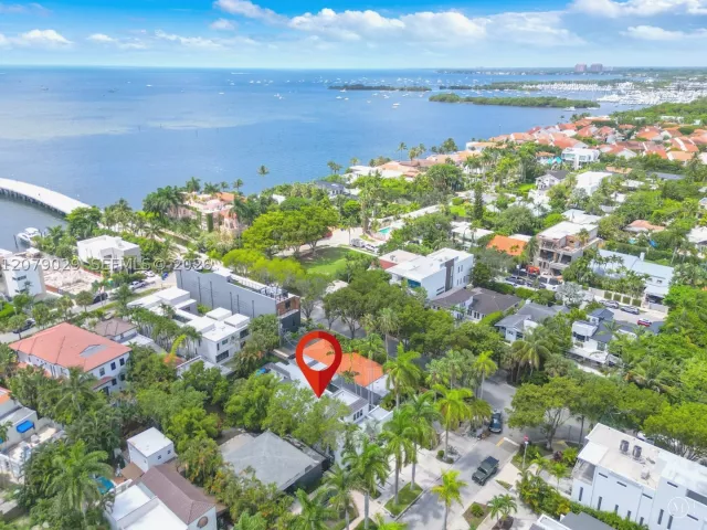 4-bedroom home for rent in Miami - 1826 Fairhaven Pl - MondialRealty