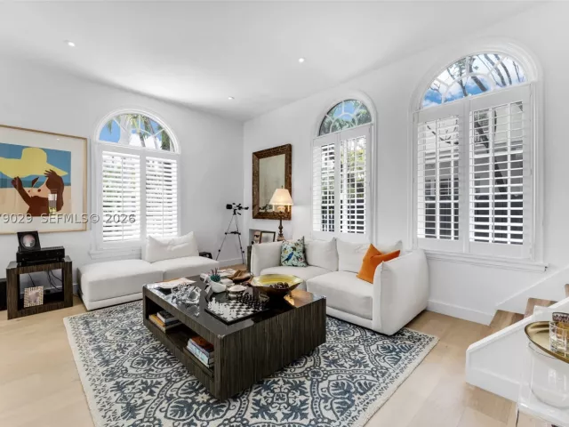 4-bedroom home for rent in Miami - 1826 Fairhaven Pl - MondialRealty