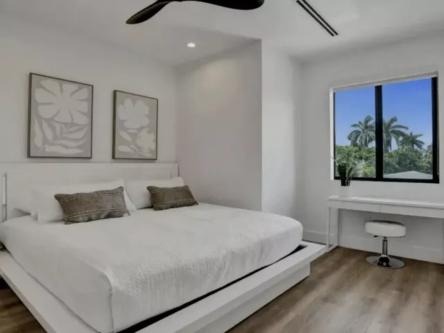 4-bedroom home for rent in Fort Lauderdale - 828 SW 16TH Street - MondialRealty