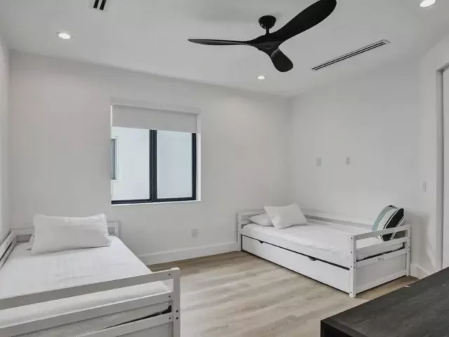 4-bedroom home for rent in Fort Lauderdale - 828 SW 16TH Street - MondialRealty