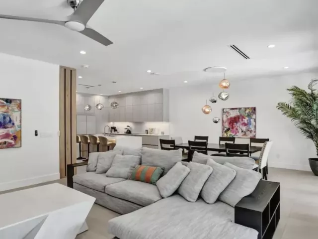 4-bedroom home for rent in Fort Lauderdale - 828 SW 16TH Street - MondialRealty