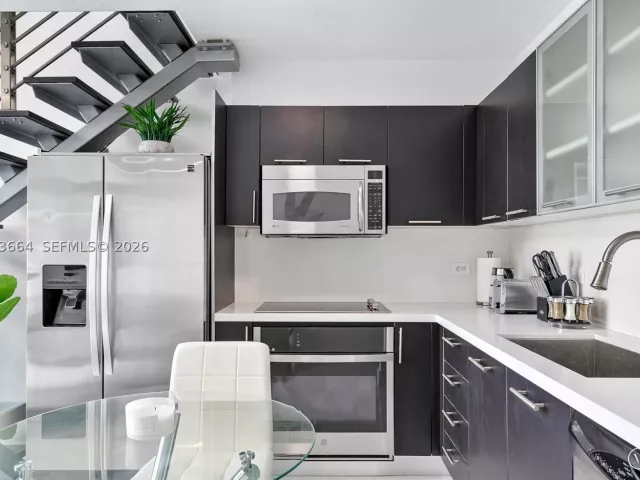 1-bedroom condo for sale in Miami - 41 SE 5th St 1111 - MondialRealty