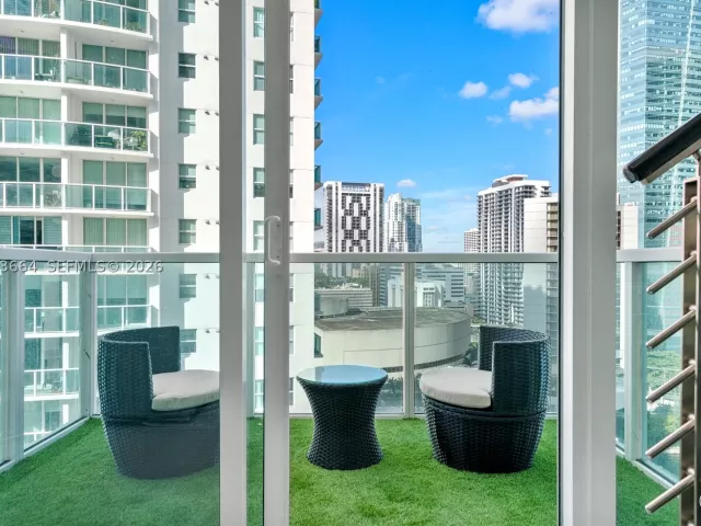 1-bedroom condo for sale in Miami - 41 SE 5th St 1111 - MondialRealty