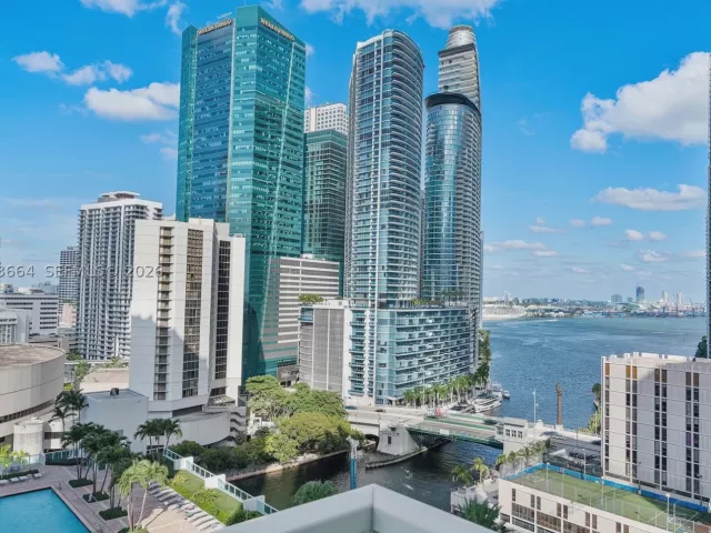 1-bedroom condo for sale in Miami - 41 SE 5th St 1111 - MondialRealty