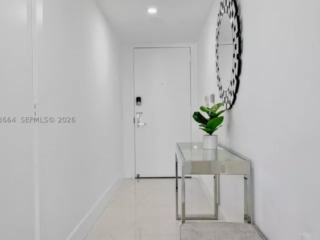 1-bedroom condo for sale in Miami - 41 SE 5th St 1111 - MondialRealty