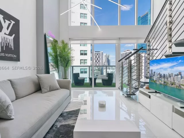 1-bedroom condo for sale in Miami - 41 SE 5th St 1111 - MondialRealty