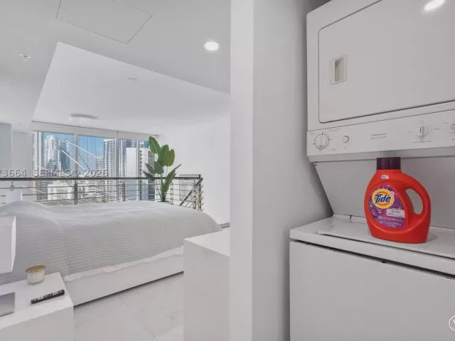 1-bedroom condo for sale in Miami - 41 SE 5th St 1111 - MondialRealty