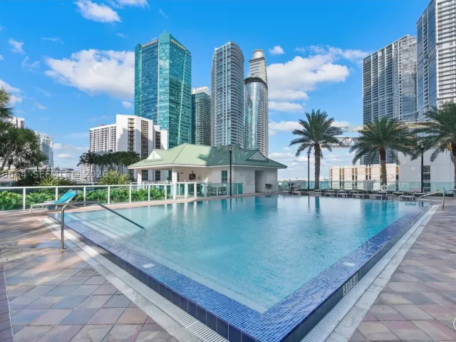 1-bedroom condo for sale in Miami - 41 SE 5th St 1111 - MondialRealty