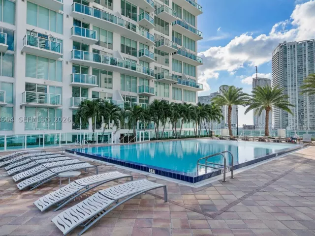 1-bedroom condo for sale in Miami - 41 SE 5th St 1111 - MondialRealty