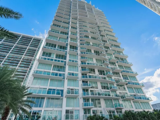 1-bedroom condo for sale in Miami - 41 SE 5th St 1111 - MondialRealty