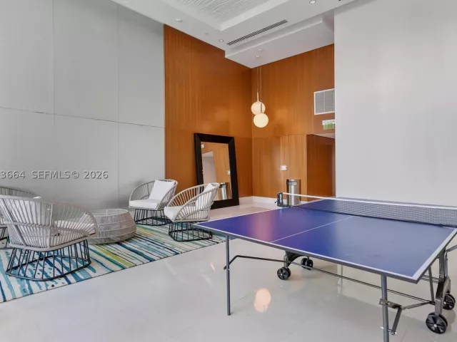 1-bedroom condo for sale in Miami - 41 SE 5th St 1111 - MondialRealty