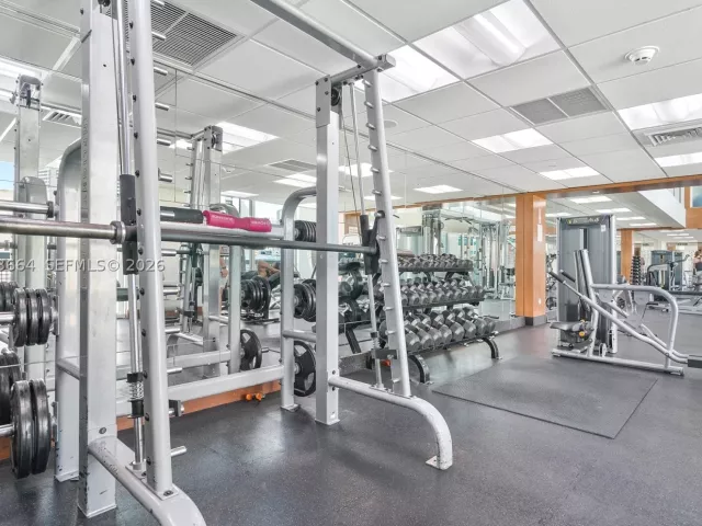 1-bedroom condo for sale in Miami - 41 SE 5th St 1111 - MondialRealty