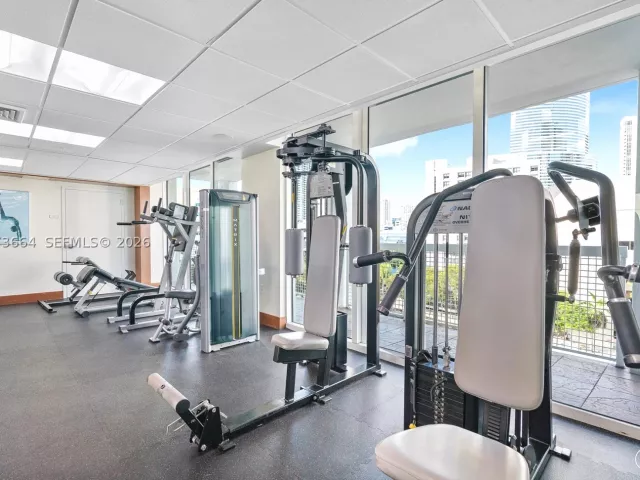 1-bedroom condo for sale in Miami - 41 SE 5th St 1111 - MondialRealty