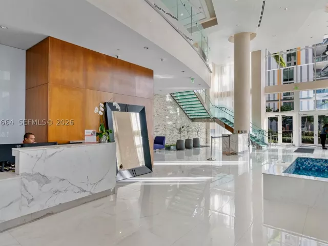 1-bedroom condo for sale in Miami - 41 SE 5th St 1111 - MondialRealty