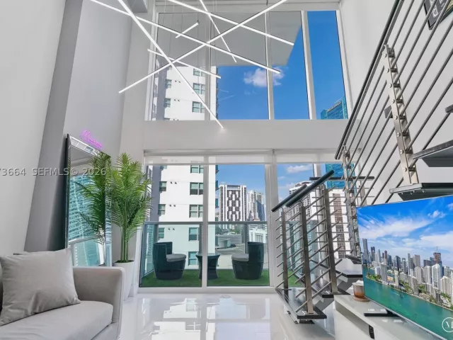 1-bedroom condo for sale in Miami - 41 SE 5th St 1111 - MondialRealty