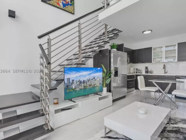 1-bedroom condo for sale in Miami - 41 SE 5th St 1111 - MondialRealty