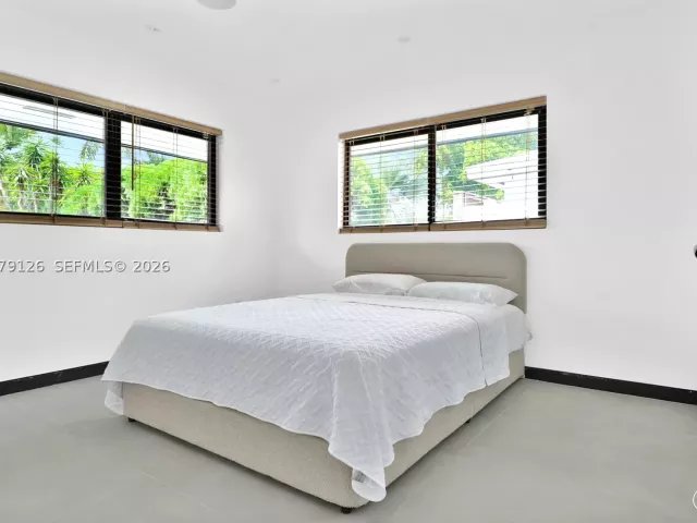 4-bedroom home for rent in North Miami - 315 NE 122nd St 0 - MondialRealty