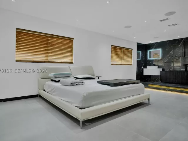 4-bedroom home for rent in North Miami - 315 NE 122nd St 0 - MondialRealty