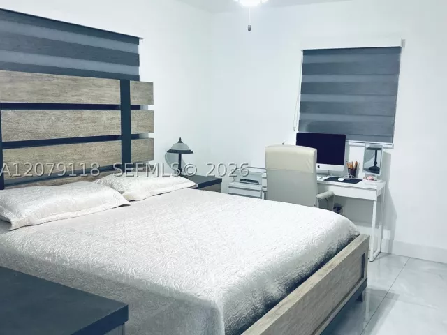 3-bedroom home for sale in Miami - 11925 SW 185th Ter - MondialRealty