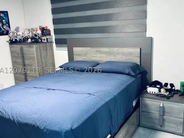 3-bedroom home for sale in Miami - 11925 SW 185th Ter - MondialRealty
