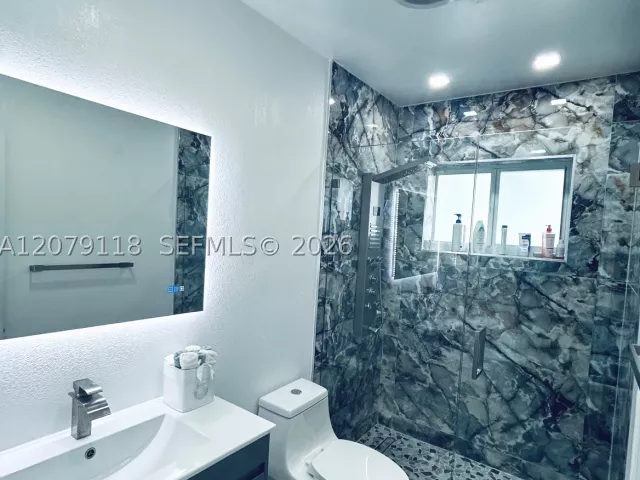 3-bedroom home for sale in Miami - 11925 SW 185th Ter - MondialRealty