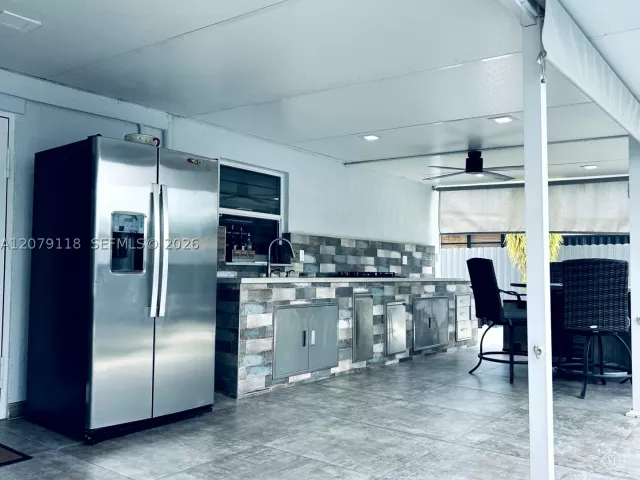 3-bedroom home for sale in Miami - 11925 SW 185th Ter - MondialRealty