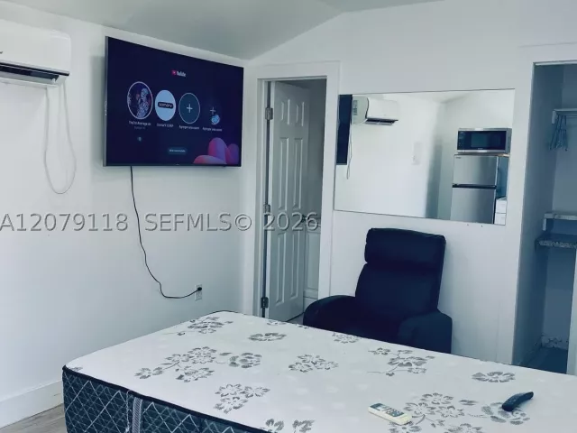3-bedroom home for sale in Miami - 11925 SW 185th Ter - MondialRealty