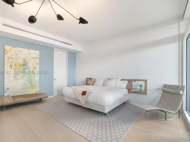 2-bedroom condo for sale in Miami Beach - 3315 Collins Ave 4C - MondialRealty