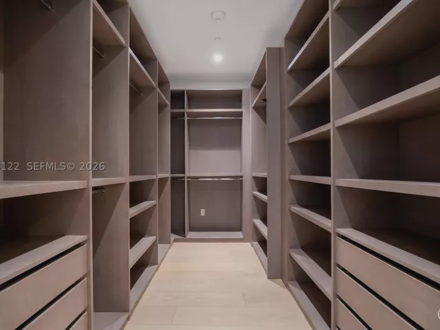2-bedroom condo for sale in Miami Beach - 3315 Collins Ave 4C - MondialRealty