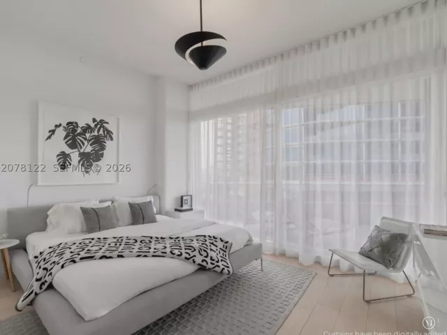 2-bedroom condo for sale in Miami Beach - 3315 Collins Ave 4C - MondialRealty