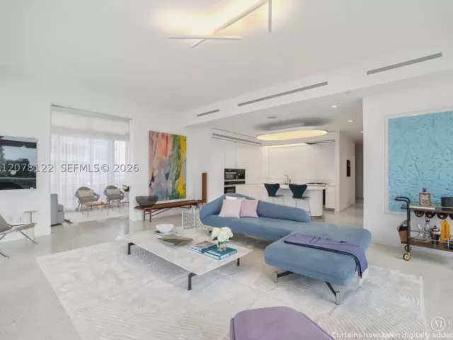 2-bedroom condo for sale in Miami Beach - 3315 Collins Ave 4C - MondialRealty