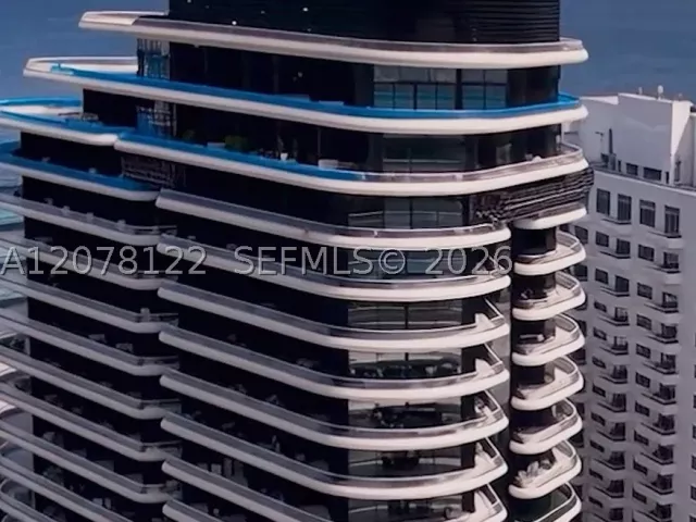 2-bedroom condo for sale in Miami Beach - 3315 Collins Ave 4C - MondialRealty