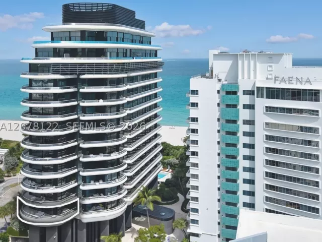 2-bedroom condo for sale in Miami Beach - 3315 Collins Ave 4C - MondialRealty