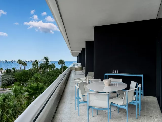 2-bedroom condo for sale in Miami Beach - 3315 Collins Ave 4C - MondialRealty