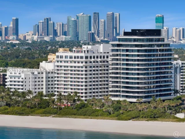 2-bedroom condo for sale in Miami Beach - 3315 Collins Ave 4C - MondialRealty