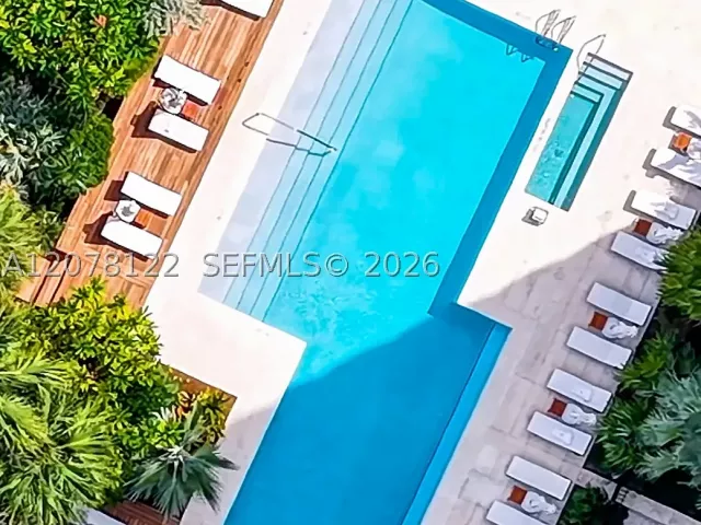 2-bedroom condo for sale in Miami Beach - 3315 Collins Ave 4C - MondialRealty