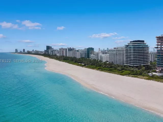 2-bedroom condo for sale in Miami Beach - 3315 Collins Ave 4C - MondialRealty