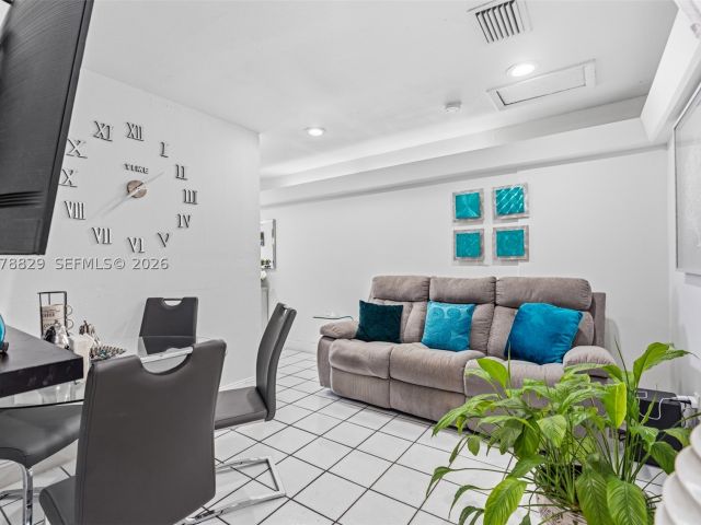 5-bedroom home for sale in Miami - 3530 SW 122nd Ave - MondialRealty