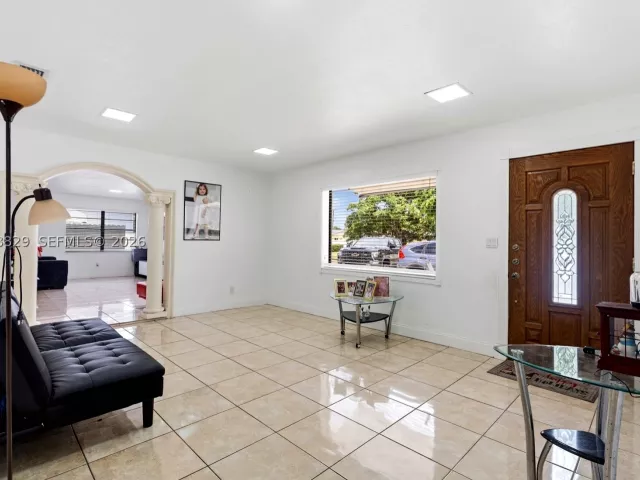 5-bedroom home for sale in Miami - 3530 SW 122nd Ave - MondialRealty