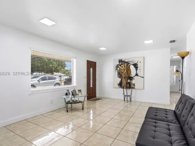 5-bedroom home for sale in Miami - 3530 SW 122nd Ave - MondialRealty
