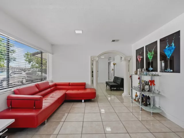 5-bedroom home for sale in Miami - 3530 SW 122nd Ave - MondialRealty