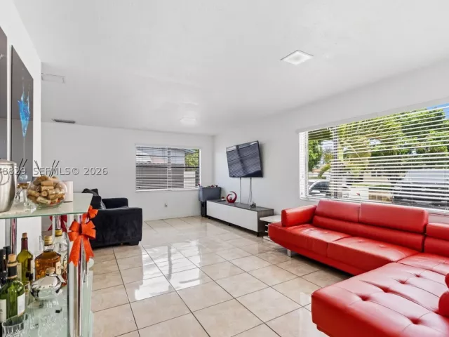 5-bedroom home for sale in Miami - 3530 SW 122nd Ave - MondialRealty