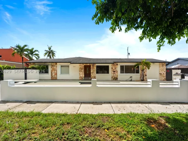 5-bedroom home for sale in Miami - 3530 SW 122nd Ave - MondialRealty