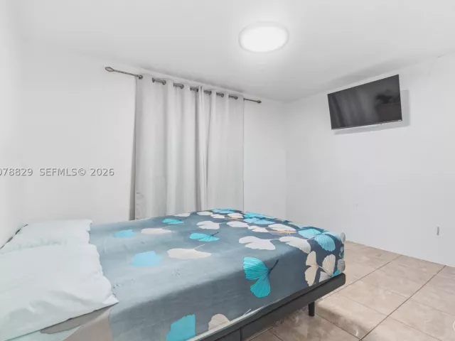 5-bedroom home for sale in Miami - 3530 SW 122nd Ave - MondialRealty