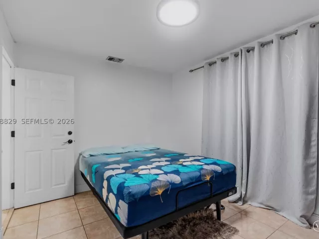 5-bedroom home for sale in Miami - 3530 SW 122nd Ave - MondialRealty