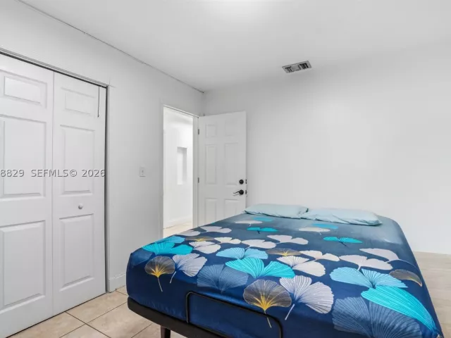 5-bedroom home for sale in Miami - 3530 SW 122nd Ave - MondialRealty